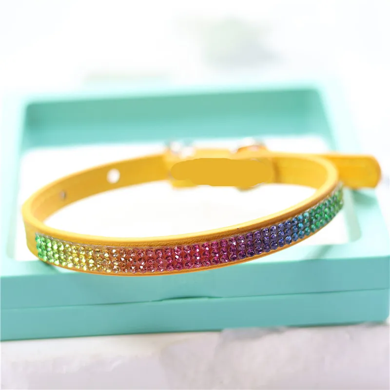 Collar ajustable cuero PU cristal y arcoíris para gatos y perros mini