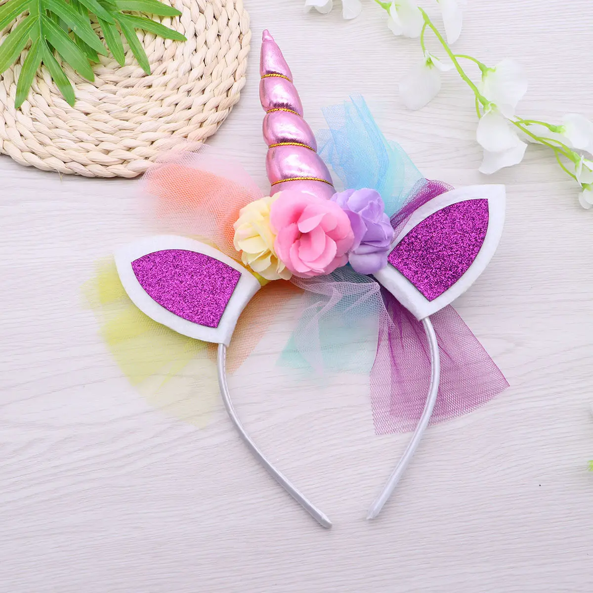 

Обруч для волос с единорогом, блестящими рожками и ушками, украшенный лентами из гранадина и розами, удобный, для праздничных мероприятий и дней рождения