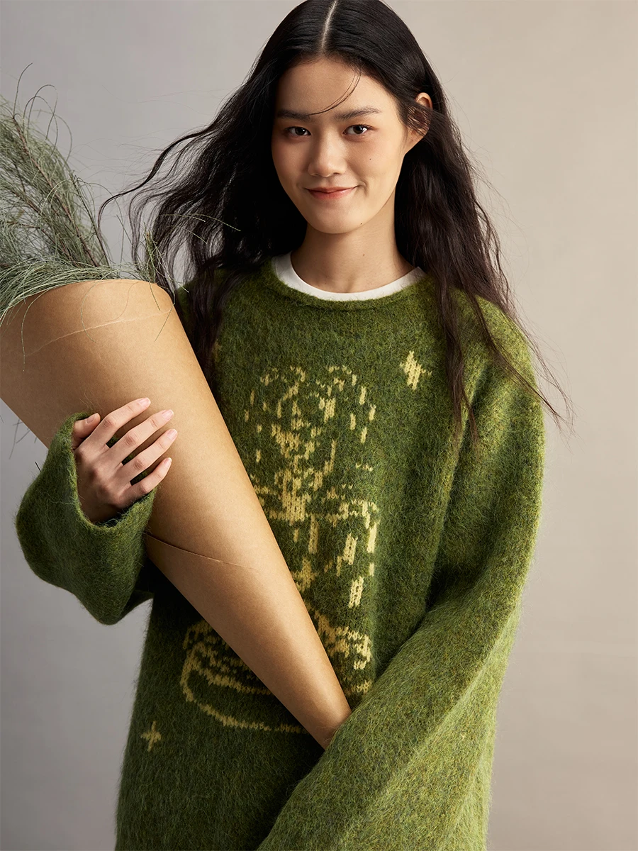 

Warm Loose Alpaca Wool Sweater Grass Green Wish Pool Fountain Design CAREMIND Soft Knitted Long Sleeve round Neck Women's Top