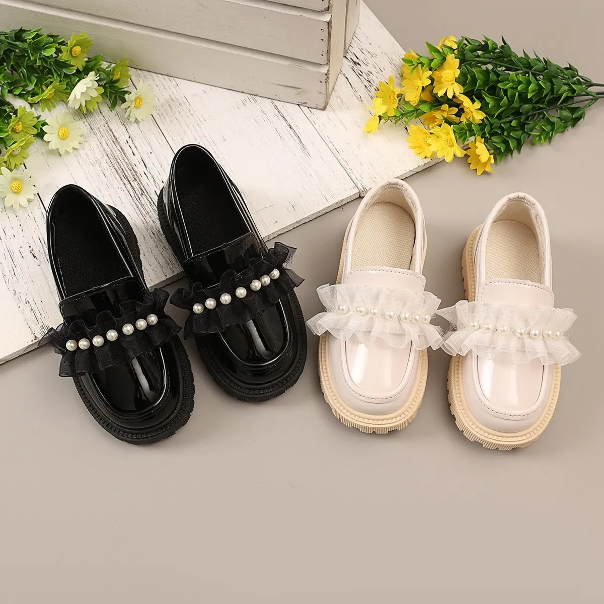 

2025 Spring Autumn New Girls Leather Shoes Lace Beading Elegant for Kids Flat Shoes Slip-on Children Princess Shoes Round Toes