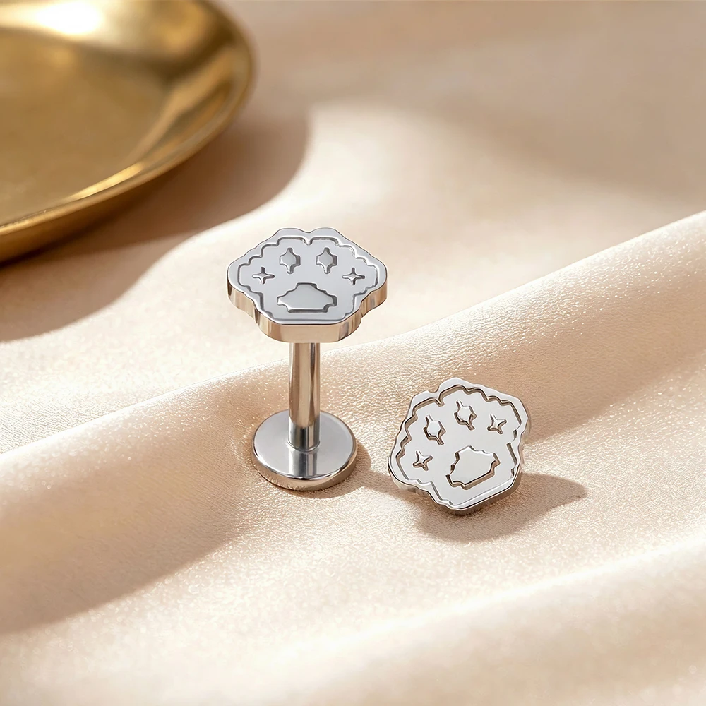 G23 ASTM F136 Titanium 16G Internal Thread Pixel Graphic Flat Back Labret Stud Tragus Helix Cartilage Ear Lip Piercing Jewelry