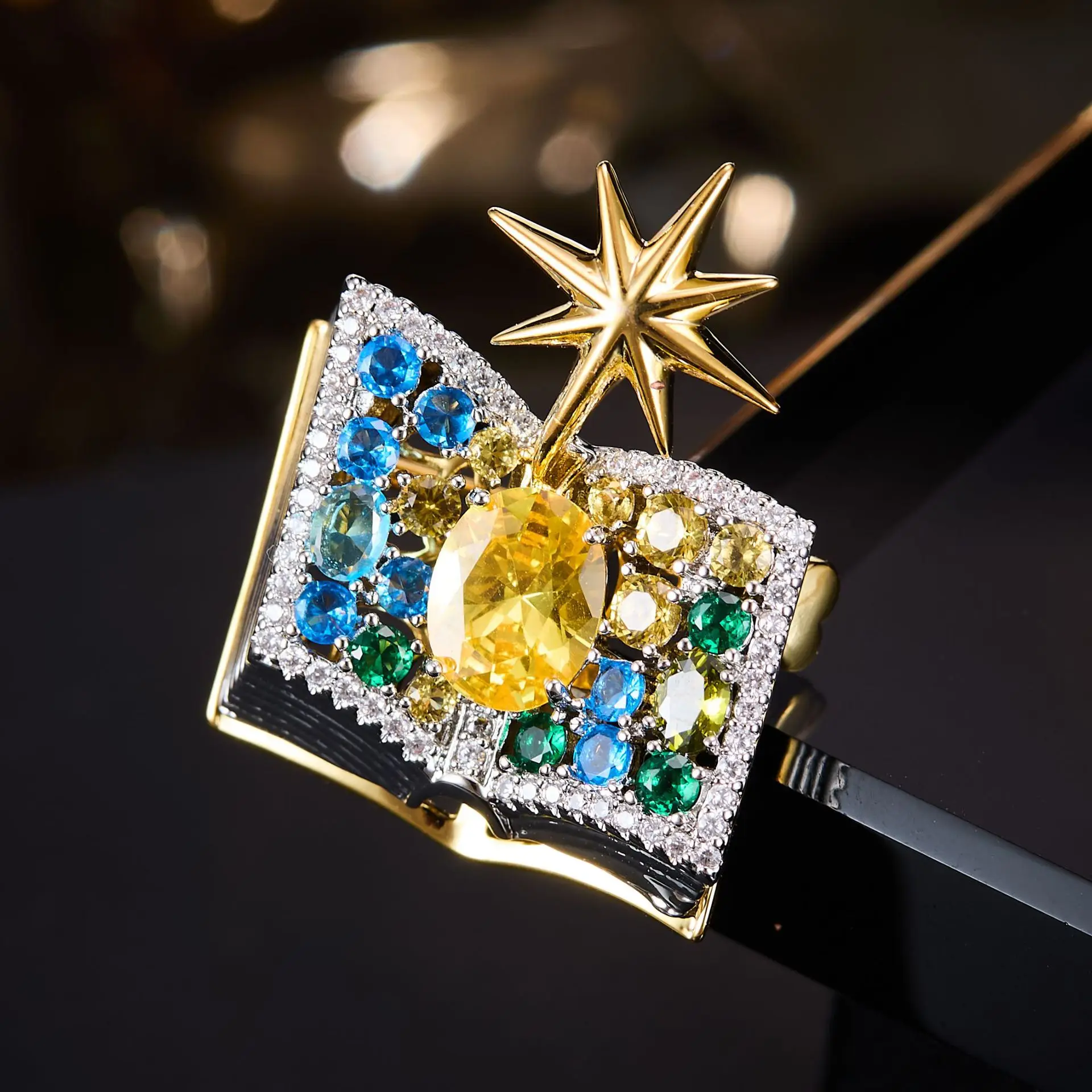 Magic Book Star Brooch for Women Vintage Gemstone Lapel Pin for Wedding Engagement Coats Suits Evening Gowns Women's Corsage