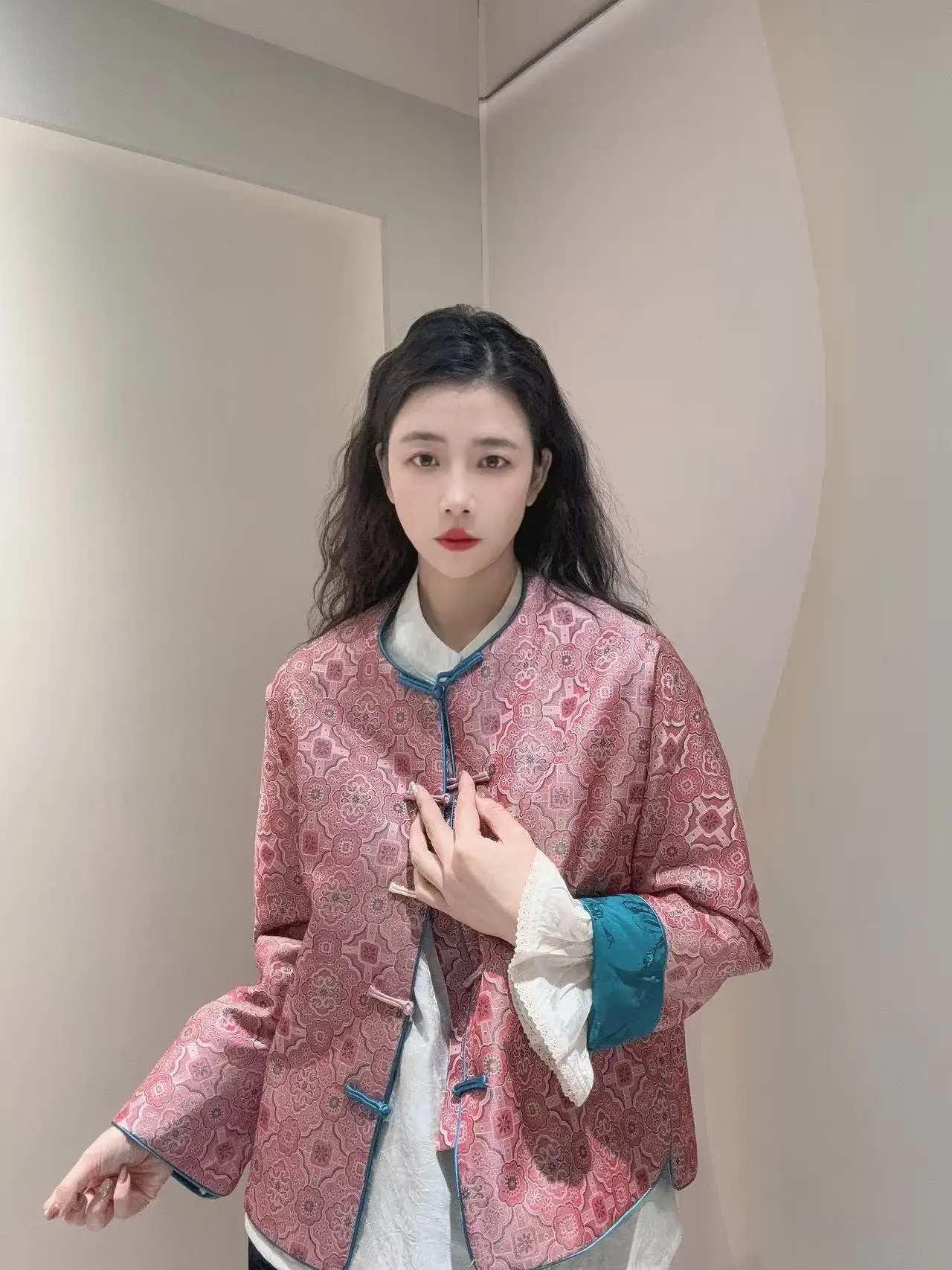 

Новая китайская женская верхняя одежда с длинными рукавами, двухцветная куртка в стиле ханьфу, неожиданный цвет, сентябрьская коллекция