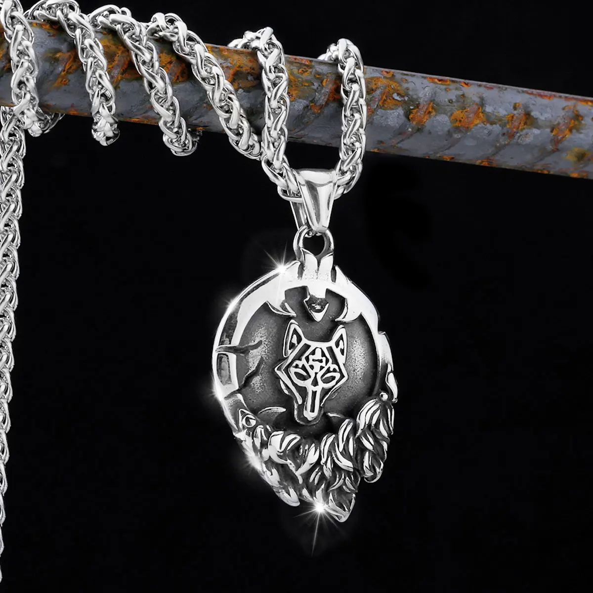 

Stainless Steel Vintage Viking Wolf Head Necklace Men's Charm Fashion Hip Hop Amulet Pendant Necklace Scandinavian Jewelry Gift