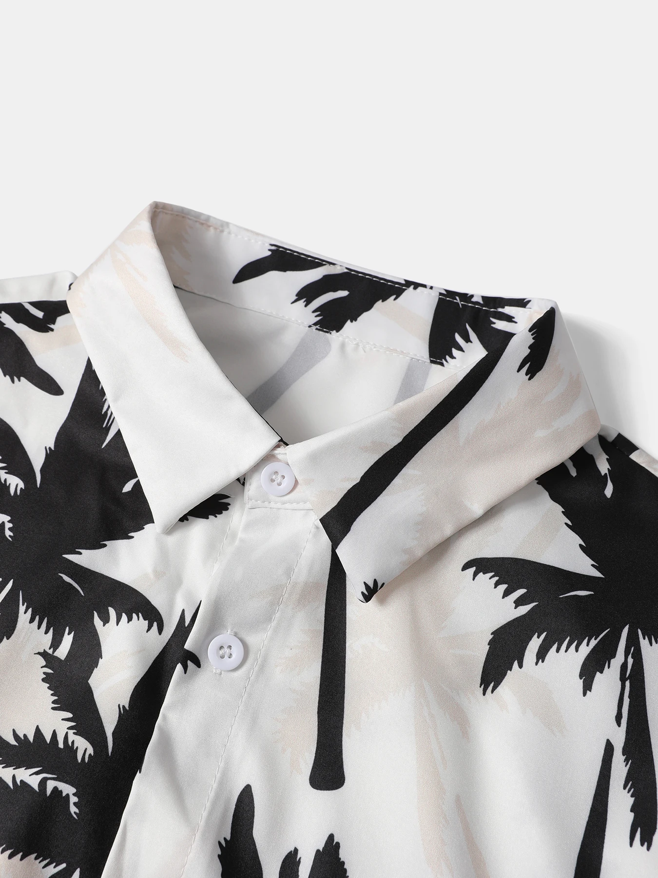 عبوتان، قميص رجالي بأكمام قصيرة وأزرار سفلية مع طية صدر السترة ونمط مطبوع، مقترن بنطال برباط، عصري، كاجوال