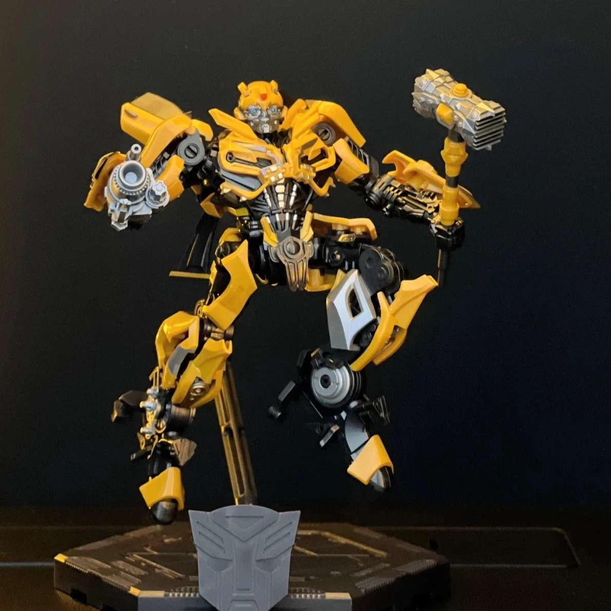 In Stock Transformation Toy Trumpeter SK07 Camaro Bee Smart Kit Glue-free Movable Assembly Model Action Figures Anime Robot Gift