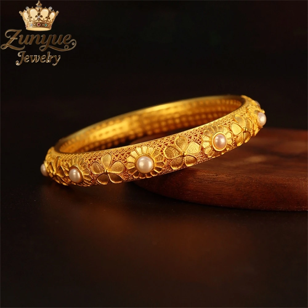 

Sand Gold Hollowed-Out Flower Inlaid Pearl Bracelet Luxury Quality Jewelry Best Selling Fashion Jewelry Exquisite Elegant Charms