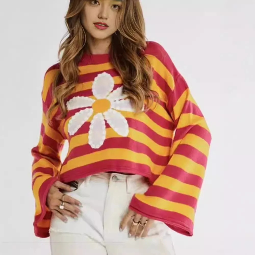 

Europe and America Autumn and Winter New Fashion Flower Striped Knitted Jumper, Loose Spell Color Short Knitted Sweater Women