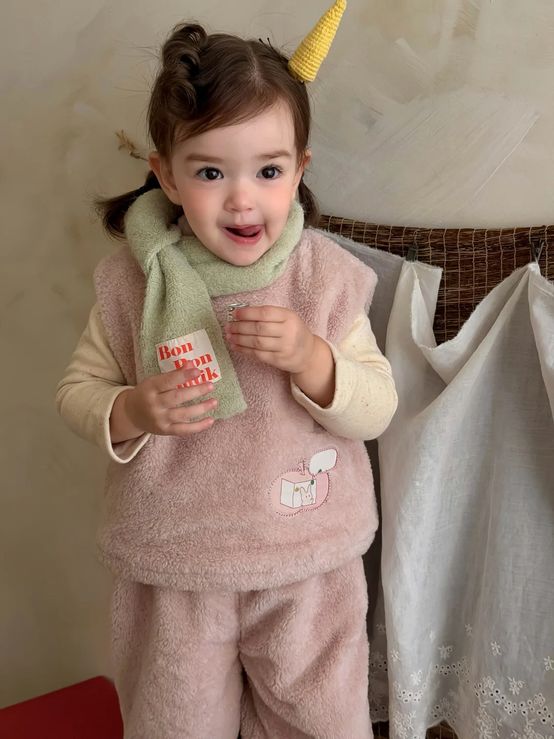 2026 Winter New Baby Sleeveless Fleece Clothes Set Girls Vest + Pants 2pcs Suit Plus Velvet Thick Toddler Warm Outfits