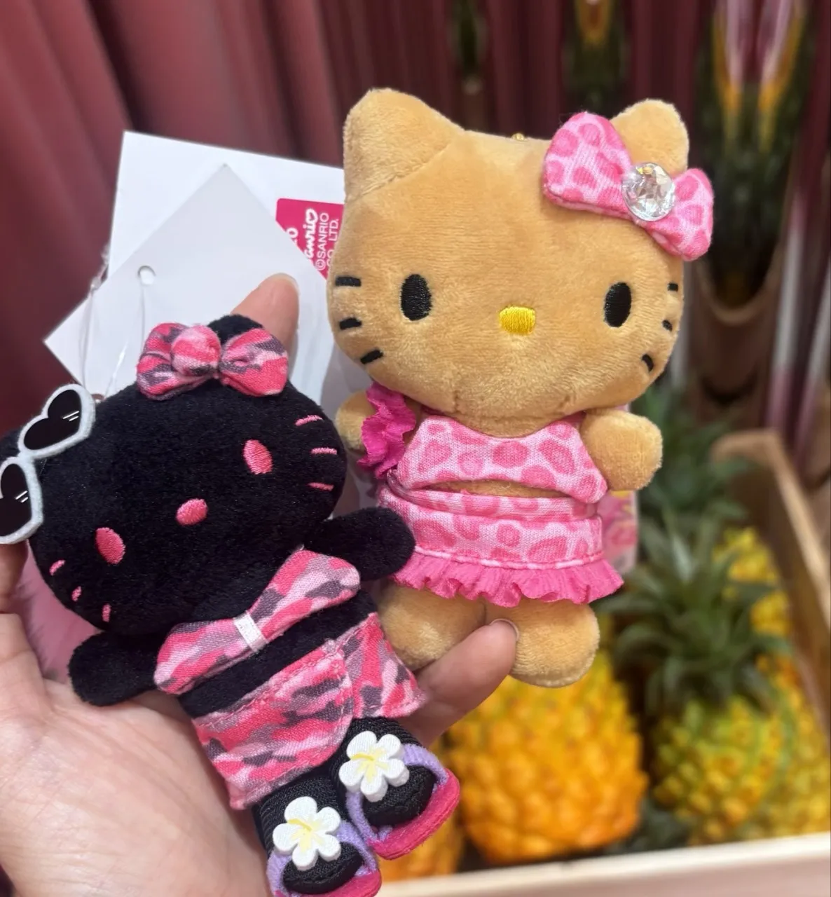 جلد أسود مرحبا كيتي الوردي ليوبارد ملابس السباحة نمط ألعاب من القطيفة قلادة لطيف الملاك كيتي القط محشوة دمية حلقة رئيسية