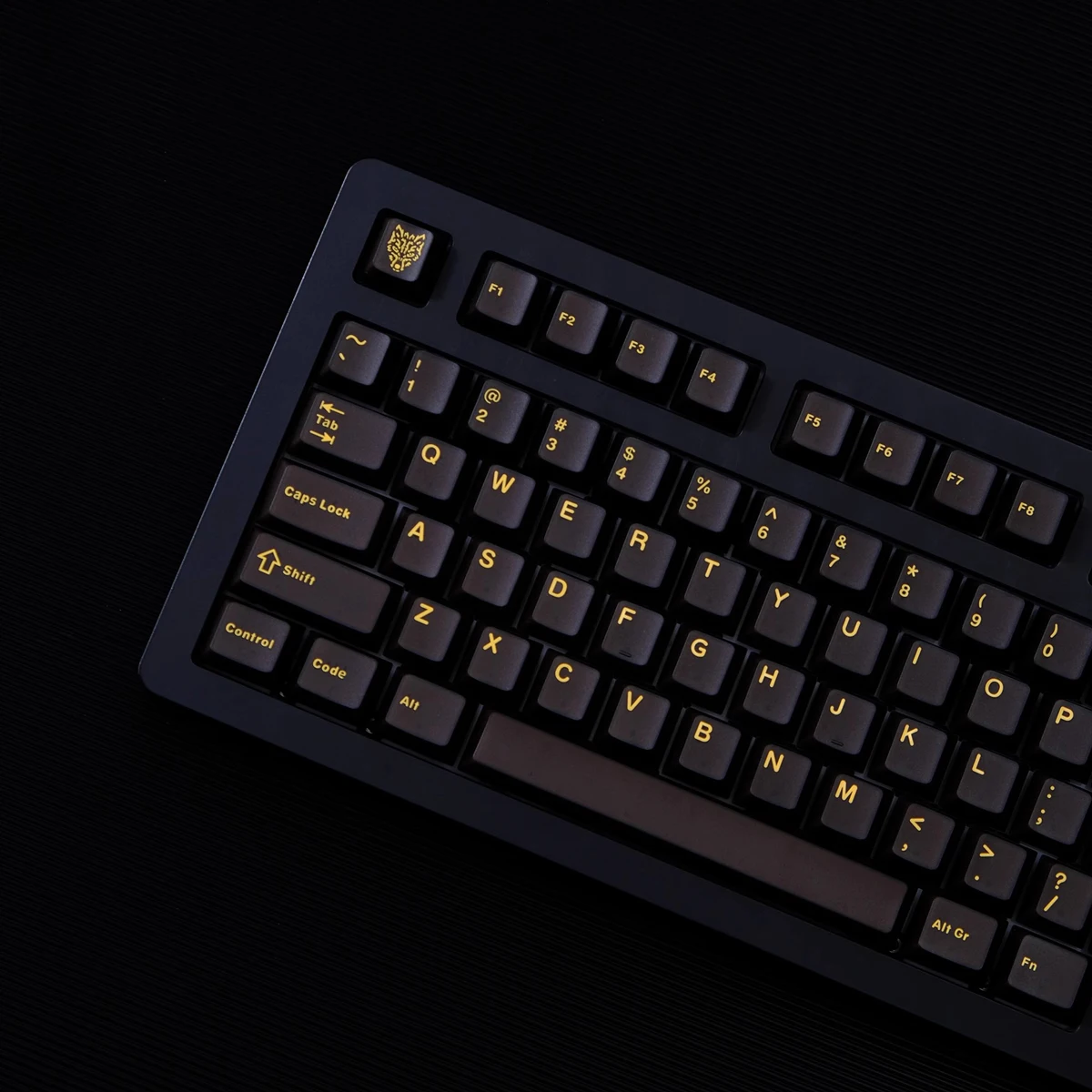 Magnetic Switches Keyboard Keycaps Black Gold 114 Keys ABS Double Shot Keycaps Cherry Profile For Wooting Made 68