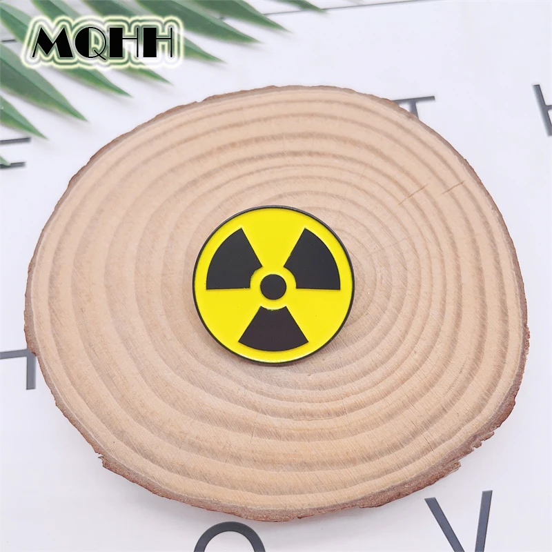 Creative Yellow Geometric Pattern Round Enamel Pins Biochemical Radiation Chemistry Element Alloy Brooch Badge Punk Jewelry