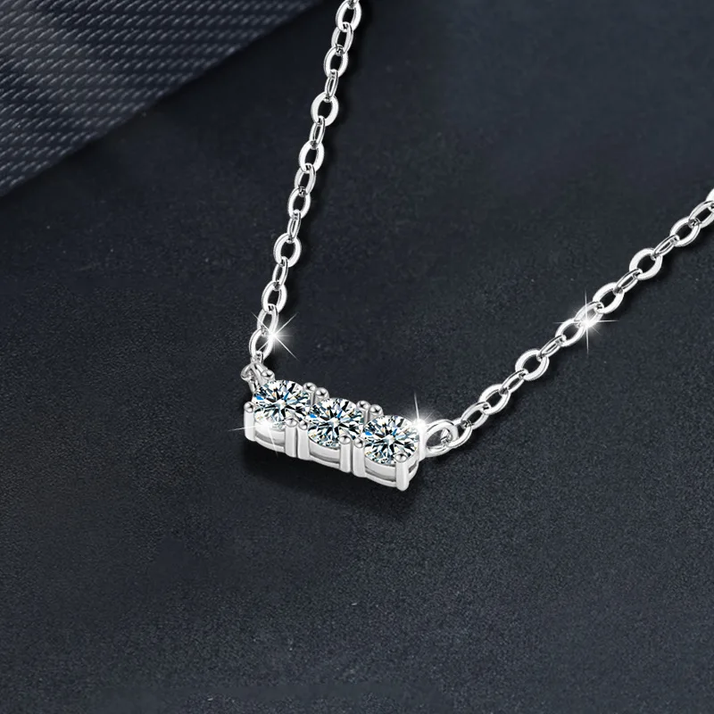 Mozambique 925 sterling silver necklace with a light luxury and high-end feel, Korean version pendant, collarbone chain accessor
