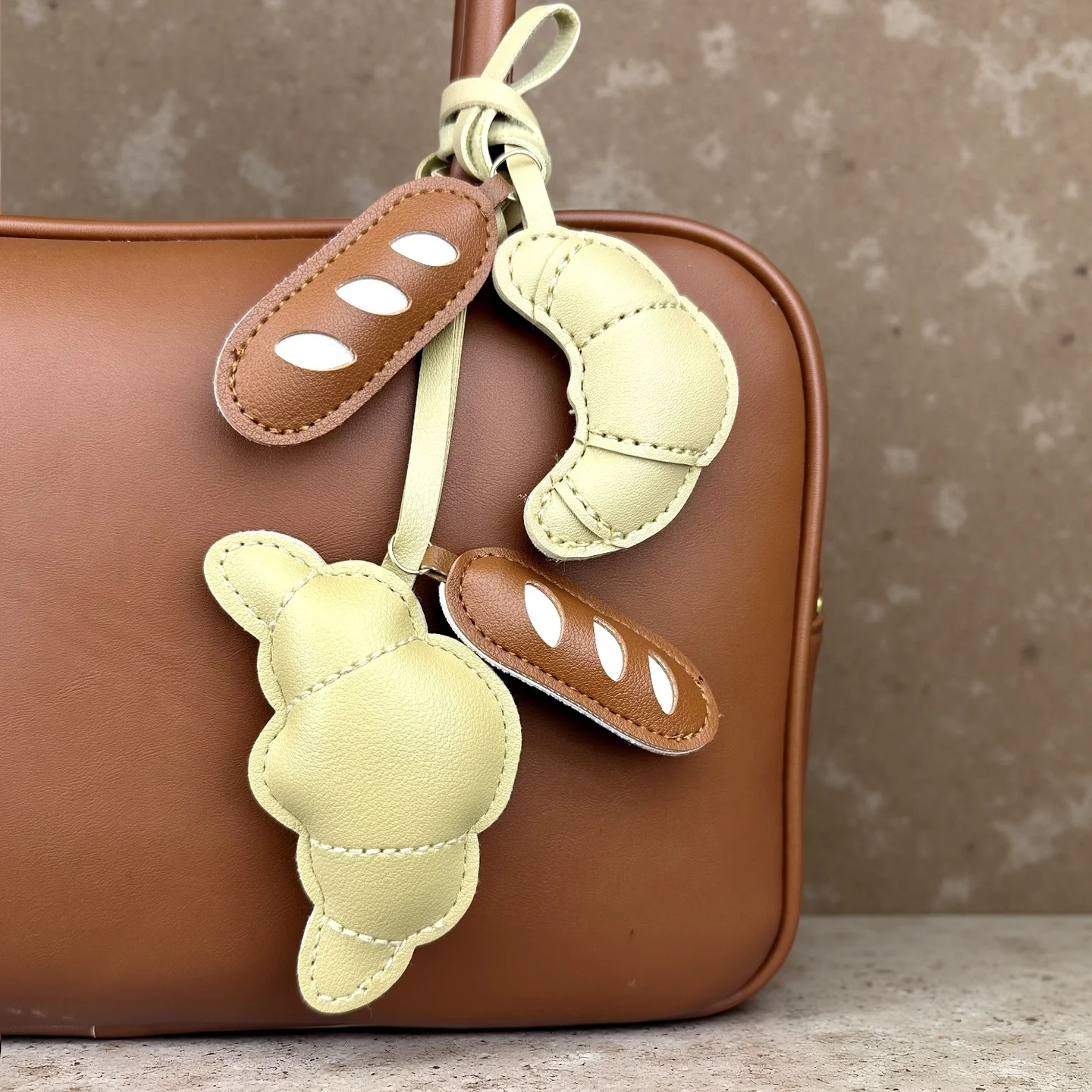 Croissant & Pretzel PU Leather Bag Charms – Realistic Foodie Pendant Set for Handbags, Keychain or Purse
