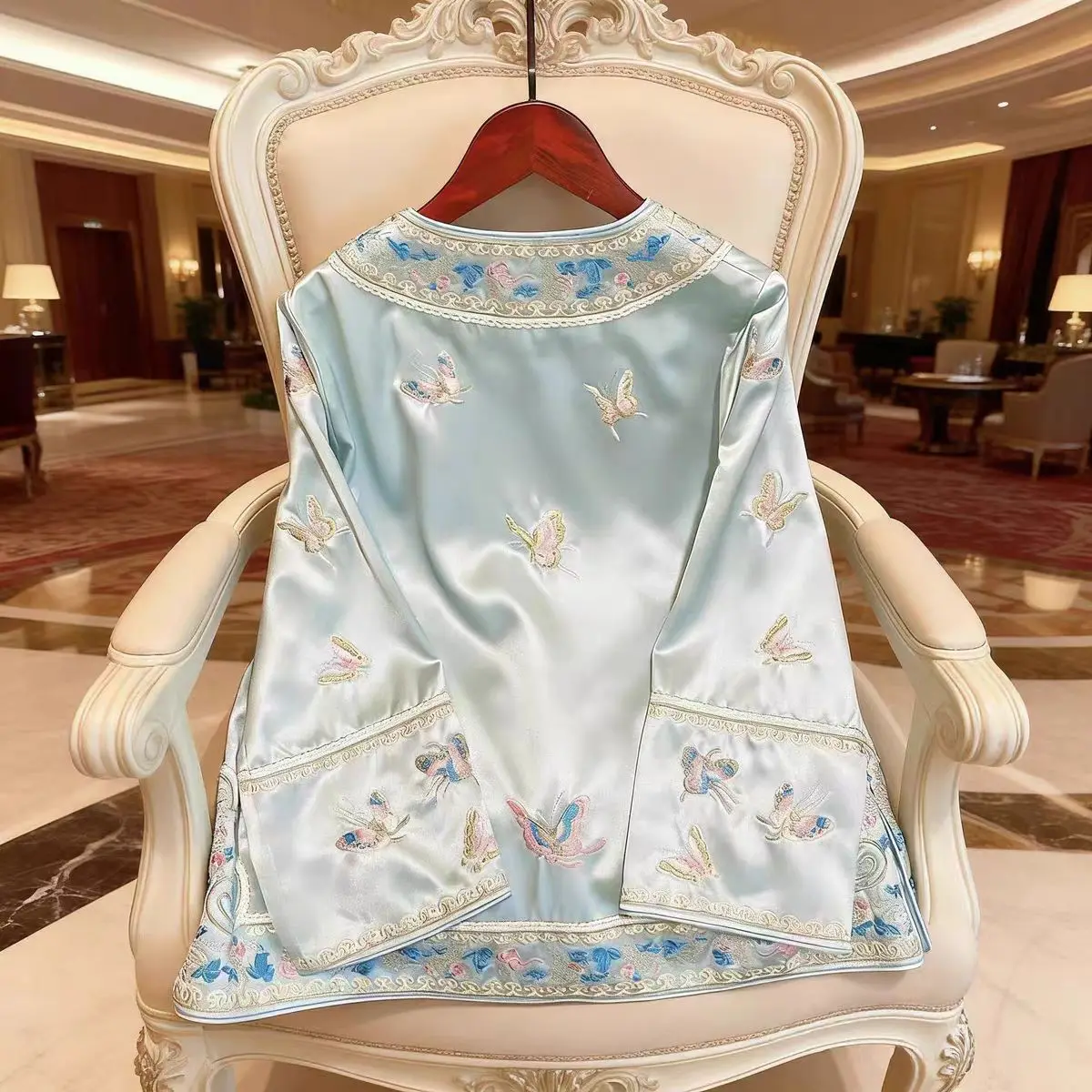 High-end Spring Autumn New Acetate Coat Embroidery Flowers Women Elegant Loose Lady Top S-XXL