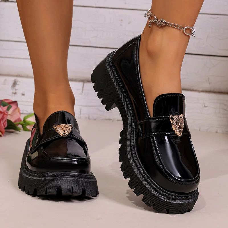 

Vintage Metal Decor Platform Loafers for Women Plus Size 43 Pu Leather Office Shoes Ladies Thick Sole Non Slip Leather Shoes