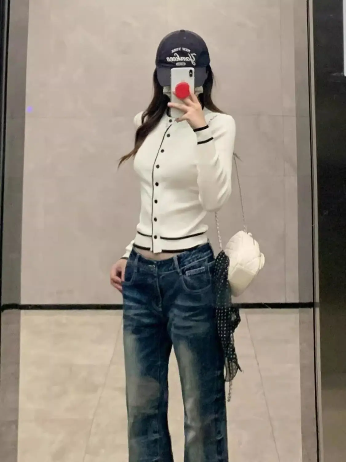 Kimutomo White Round Neck Contrast Color Knit Cardigan Women 2025 Early Autumn New Slim Fit Cropped Top Jacket