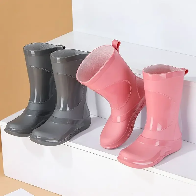 Thickened Flat Women's Mid Calf Rain Boots Korean Style Stylish Warm Odor Resistant Anti Slip for Car Washing Work
