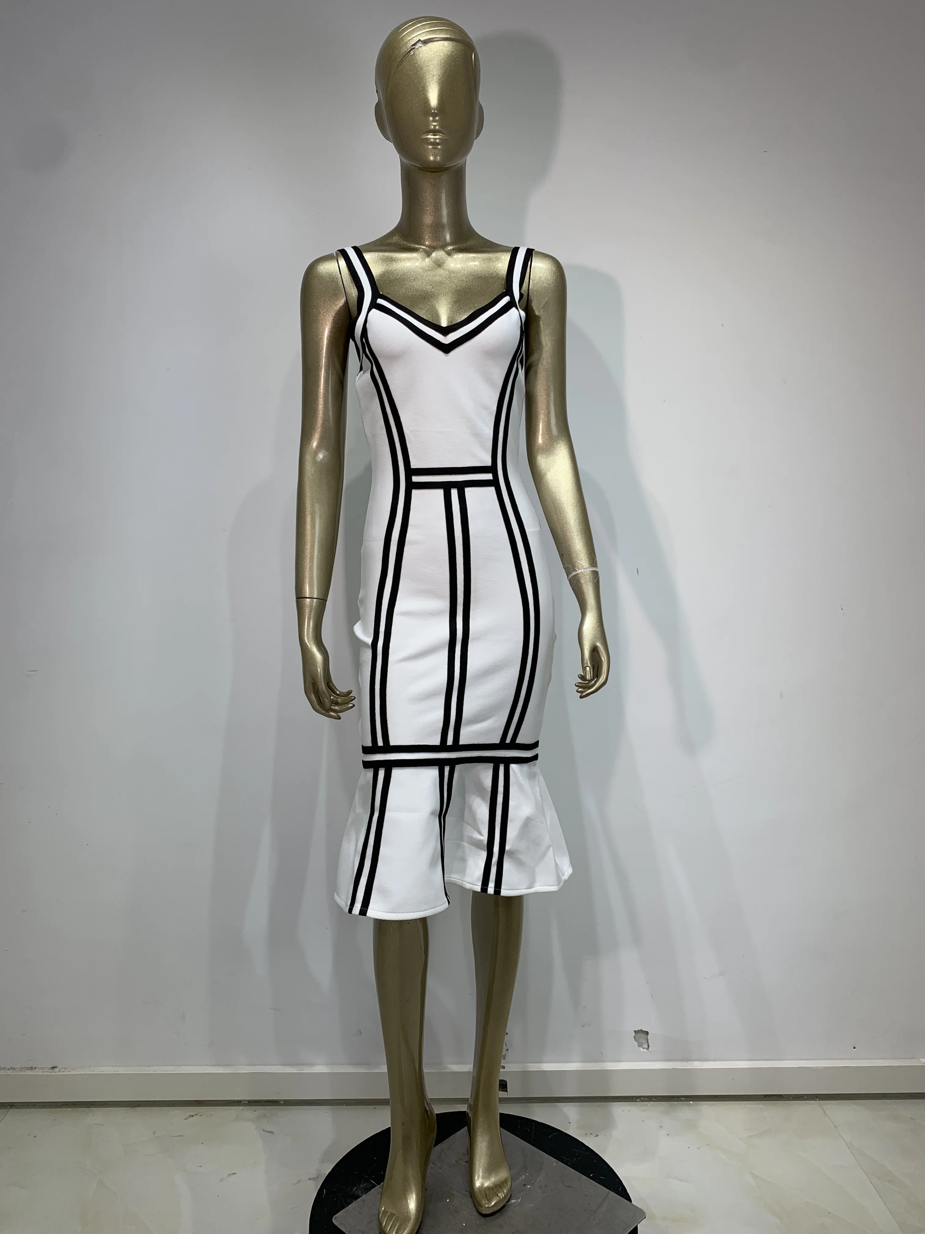 新着女性ノースリーブセクシーなスクエアカラーパッチワークボディコン包帯ミディドレスナイトクラブパーティー祝う誕生日衣装