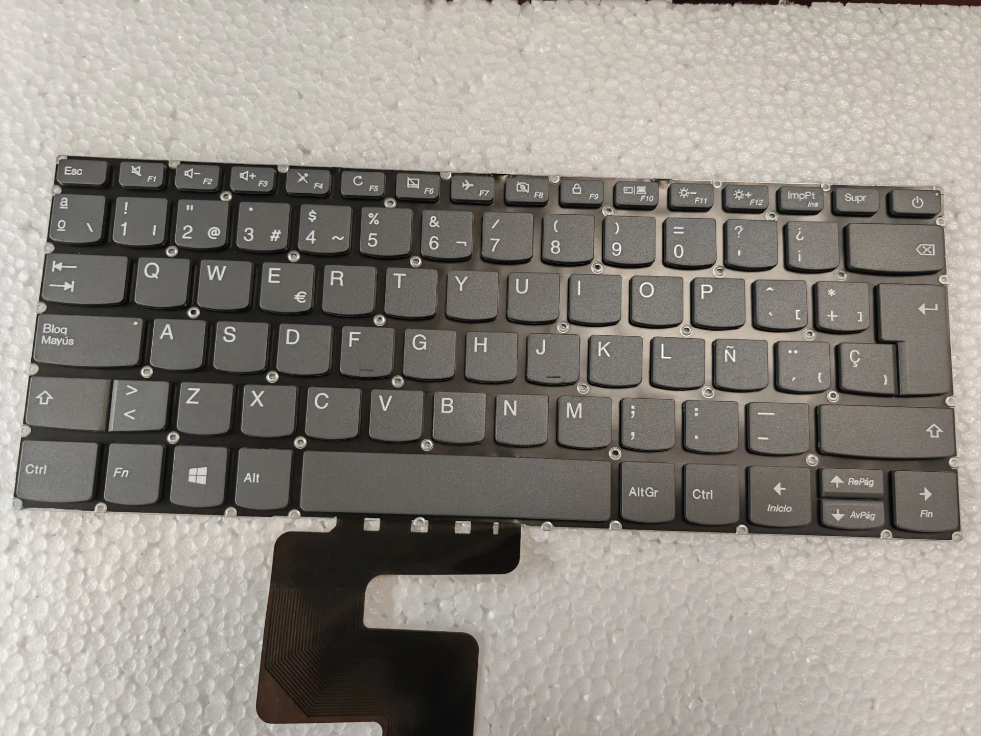 Keyboard For lenovo 320-14 320S-14IKB 120S-14IAP 520-14IKB YOGA 720-15IKB/ISK S340-14API V330-ARR 320S-15IKB(power key)