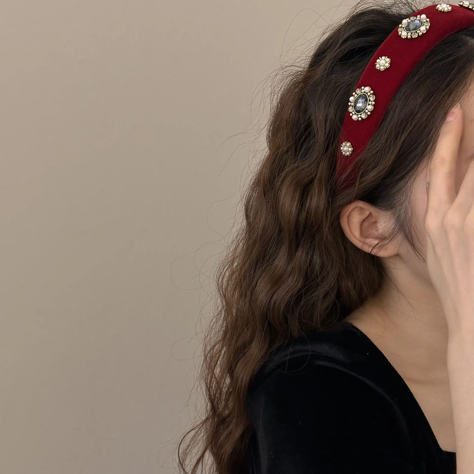 Diadema con diamantes de imitación, 1 unidad, banda para el cabello de terciopelo negro, comodidad antideslizante para mujer, novedad de invierno