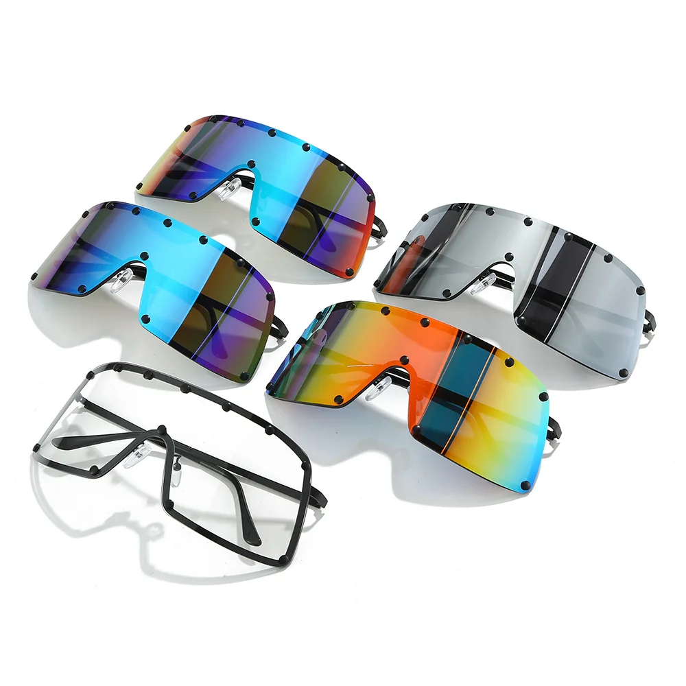 نظارات شمسية كلاسيكية كبيرة الحجم للنساء والرجال قطعة واحدة بمسامير Steampunk ظلال شمسية مضادة للرياح