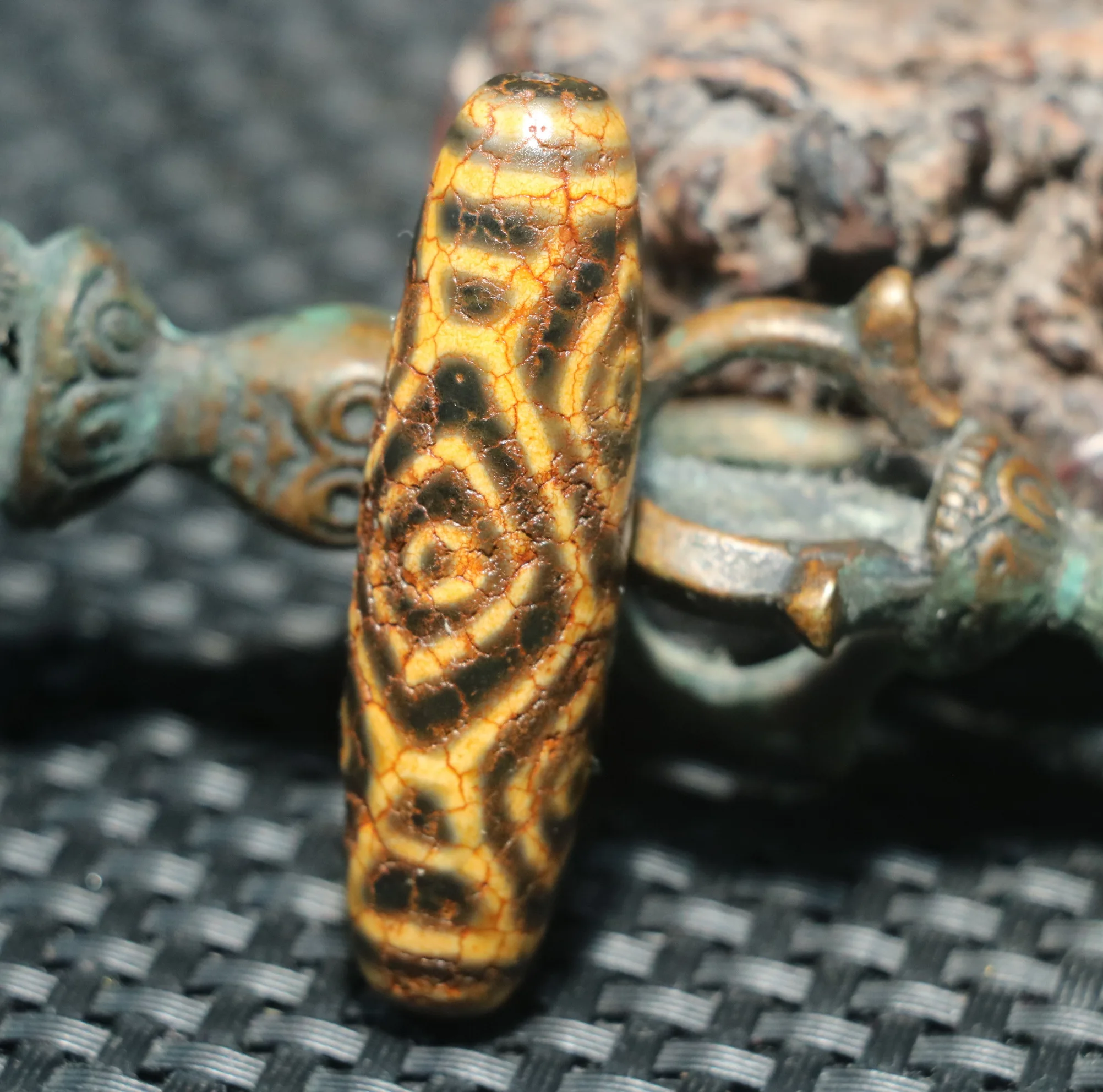 

5A++ UPD0514A2 Magic Energy Tibetan Old Agate Ivory Color Full Dragon Vein 6 Dragon Eyed Master dZi Bead Amulet Pendant Amulet