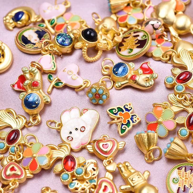 Vintage Girl Pendant 16pcs/Lot Mix Chinese Gold Color Enamel Astronaut Flower Butterfly Heart Bead Charm For Jewelry Making Bulk