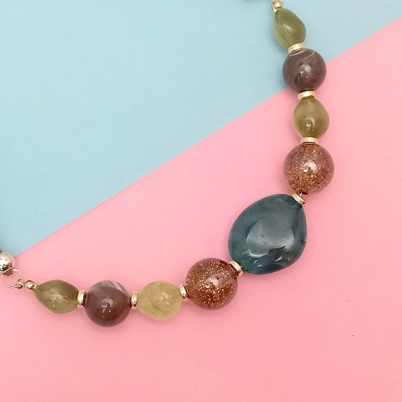 Vintage Beaded  Acrylic Pendant Necklaces For Women Stylish Rope Chain Statement Necklace for Daily Wear Commuting Jewelry Gift