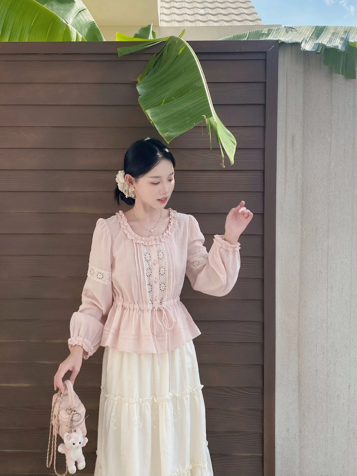 

MOBAI Sweet Sle Cotton Blend Long Sve round Ne Lace Patchwork Waist Cinched irt Retro Chic Wooden Trim Blouse