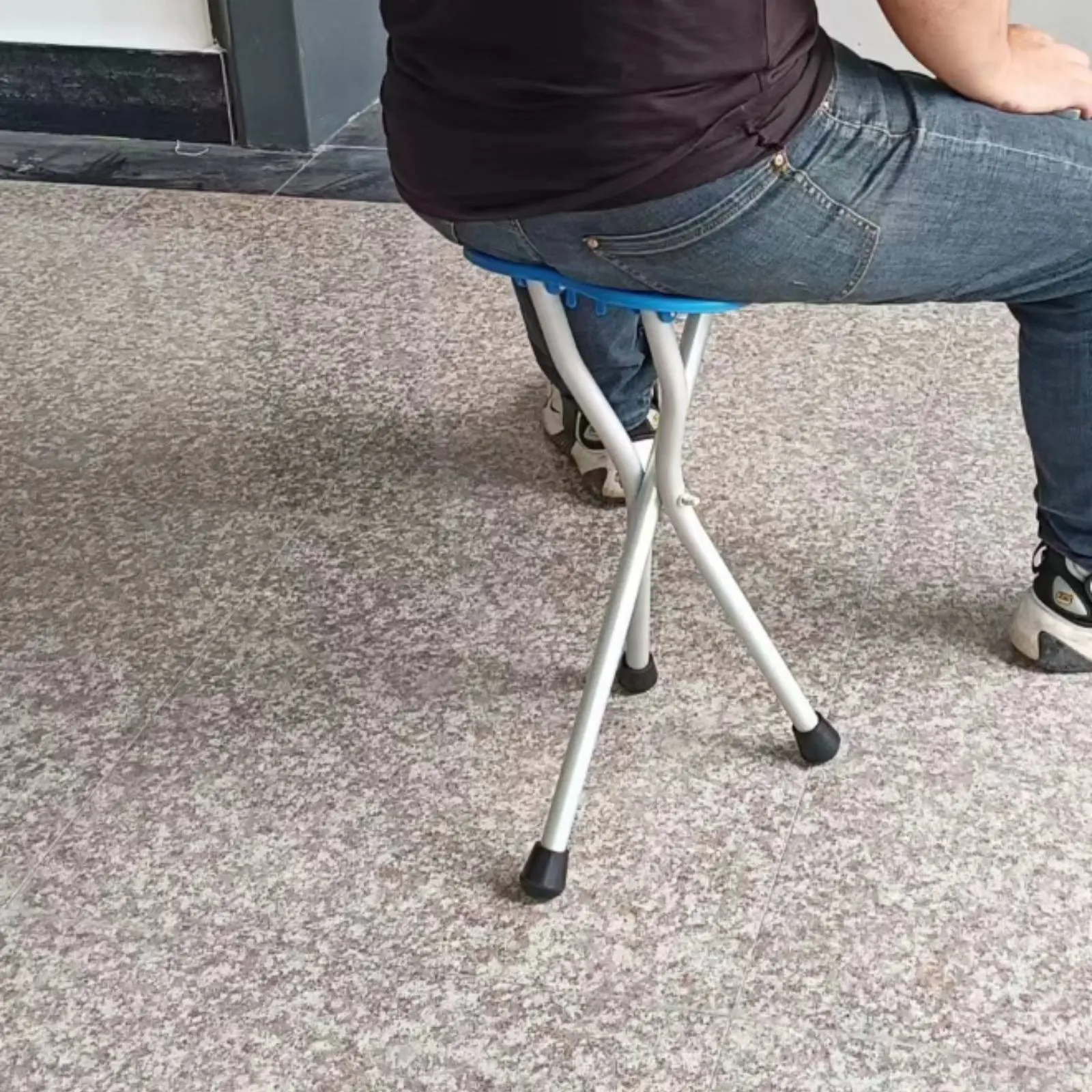 Folding Cane Stool Aluminum Alloy Three-Leg Cane Stool Tripod Walking Seat Heart-Shaped Crutch Chair Raised Bumps