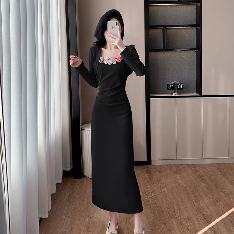

2026Spring New Square-Neck Long-Sleeve Dress With Three-Dimensional Floral Decoration, Waist-Cinching, Body-Hugging, Long Formal
