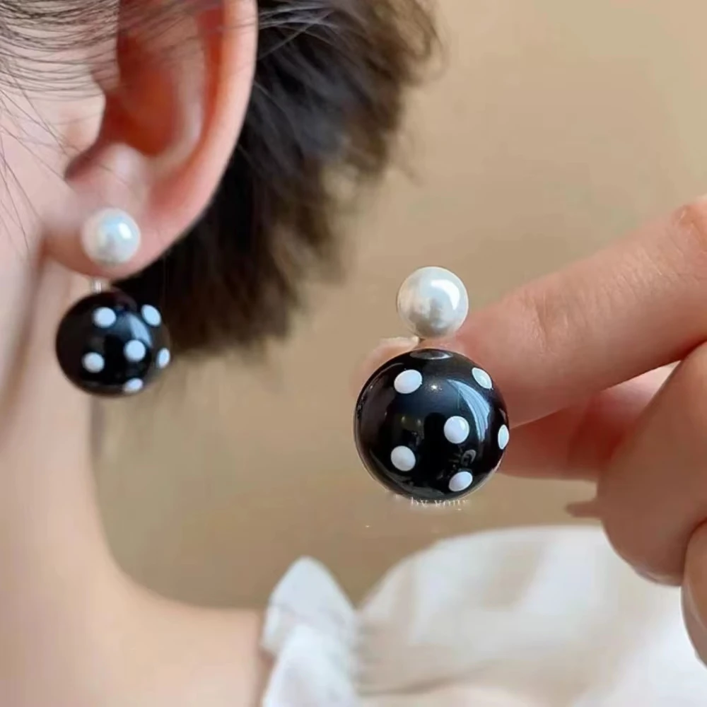 Retro French Style Luxury Black and White Polka Dot Earrings for Women Lady Elegant Earrings Daily Banquet Wedding Jewelry Gifts