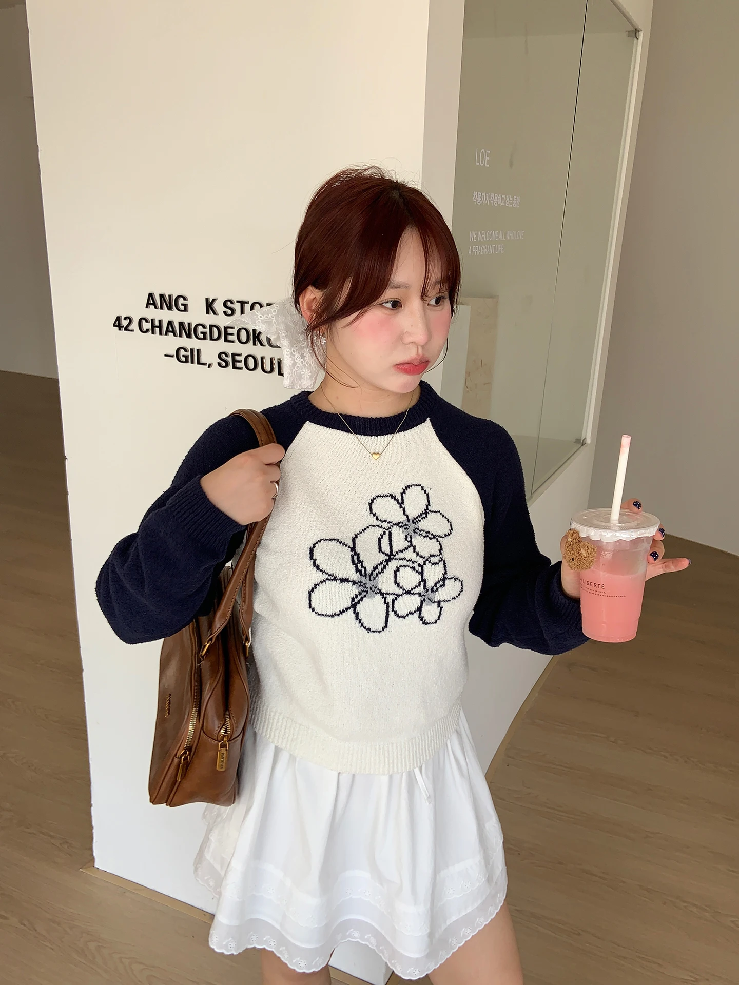 

Свитер с цветочной вышивкой, женская внутренняя одежда больших размеров, осенний удобный утягивающий топ, корейский пуф с милым сердечком