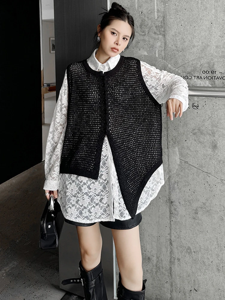 [EAM] Women Black Irregular Hem Hollow Out Big Size Vest New Round Neck Sleeveless Fashion Tide Spring Autumn 2024 1DH7276