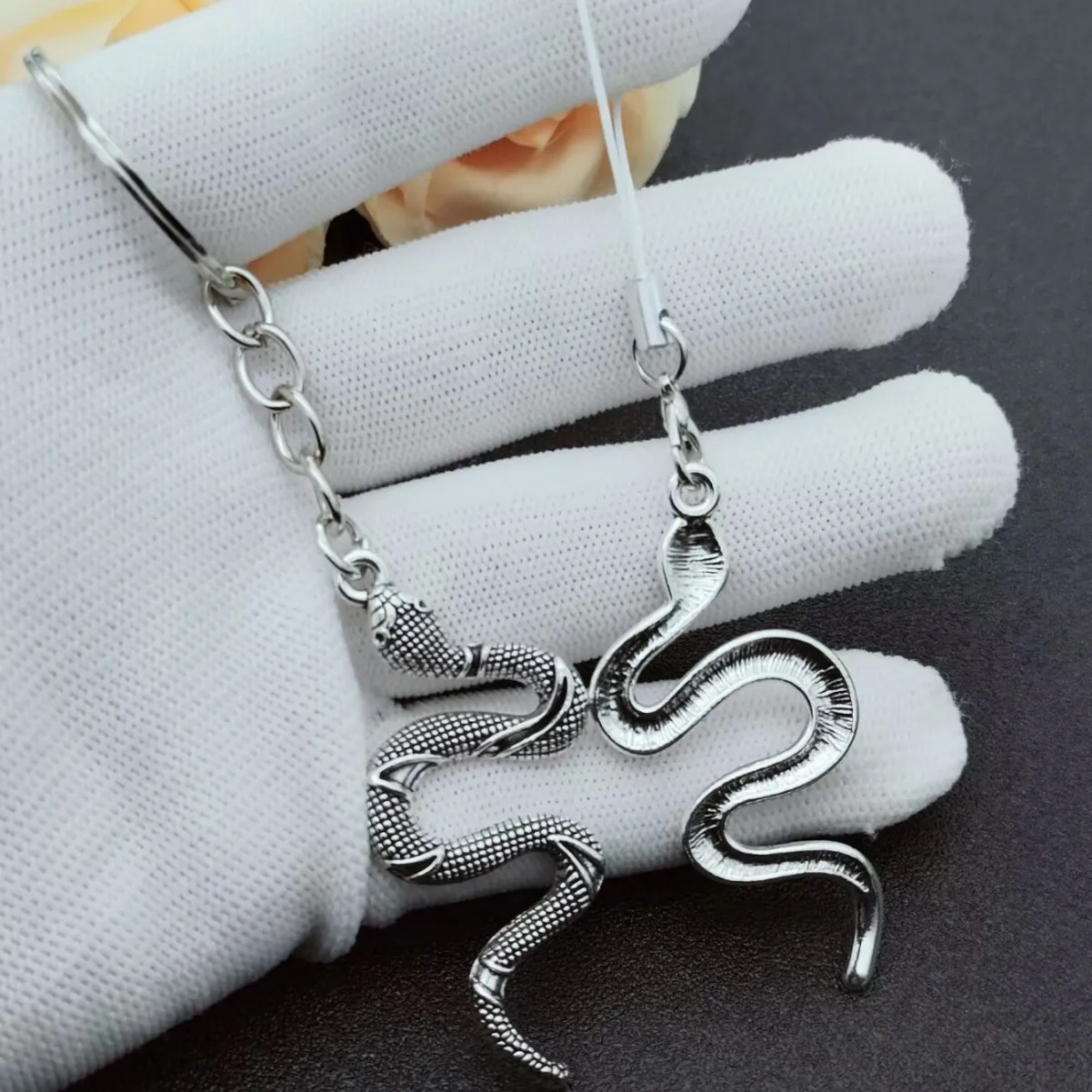 Snake Keychain New Animal Snake Pendant Men And Women Pendant Keychain Simple Fashion Men And Women Birthday Jewelry