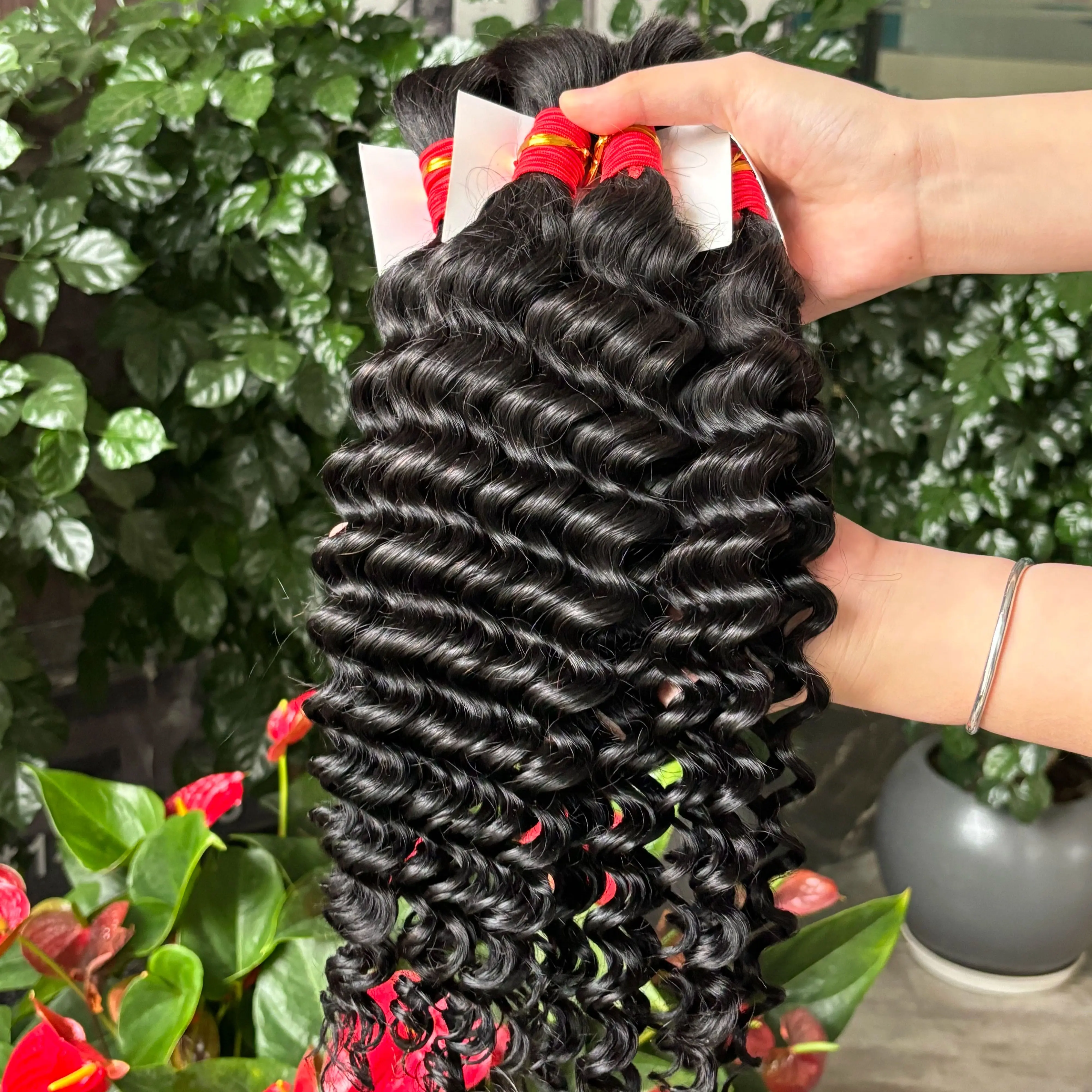 

V Beauty Human Hair Плетение волос без утка Объемные человеческие волосы Бразильские волосы Remy 100% человеческие волосы Глубокие вьющиеся пучки волос для косичек