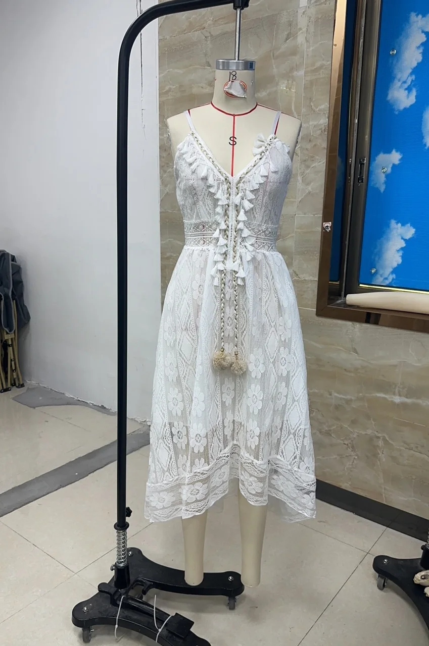 المرأة الصيف بوهو فستان الدانتيل الأزهار الخامس الرقبة أكمام عارية الذراعين شرابة غير النظامية هيم فستان طويل عطلة الشاطئ فساتين الحفلات