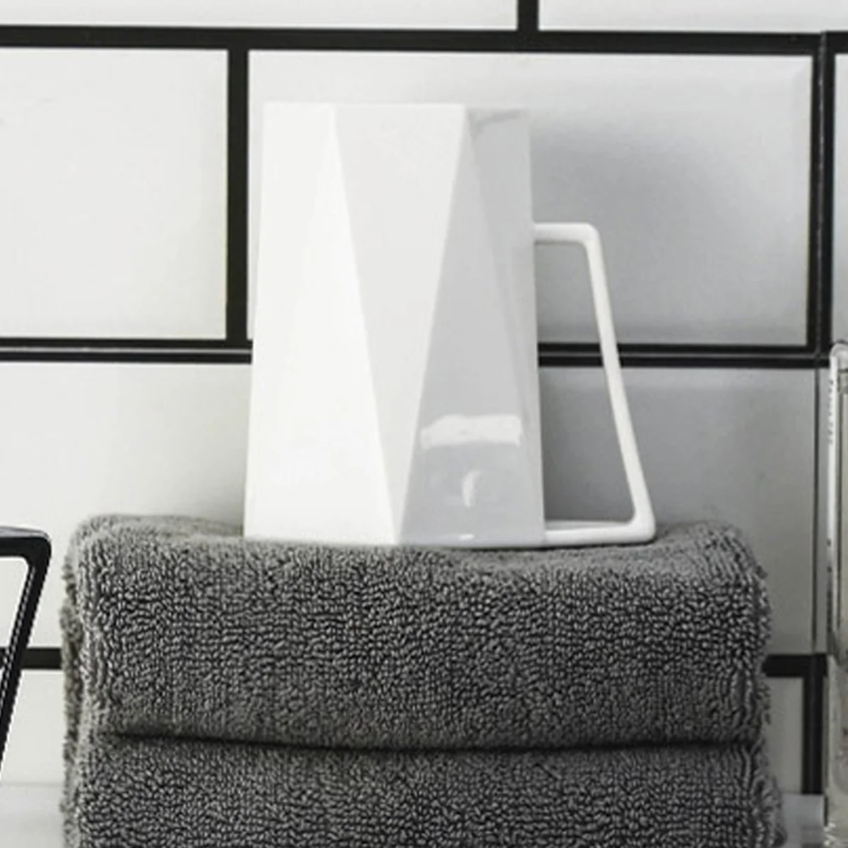 

Creative Geometric Toothbrush Cup Multi-Use for Water Juice Soda Easy Clean Sturdy Design White Perfect for Office School Home