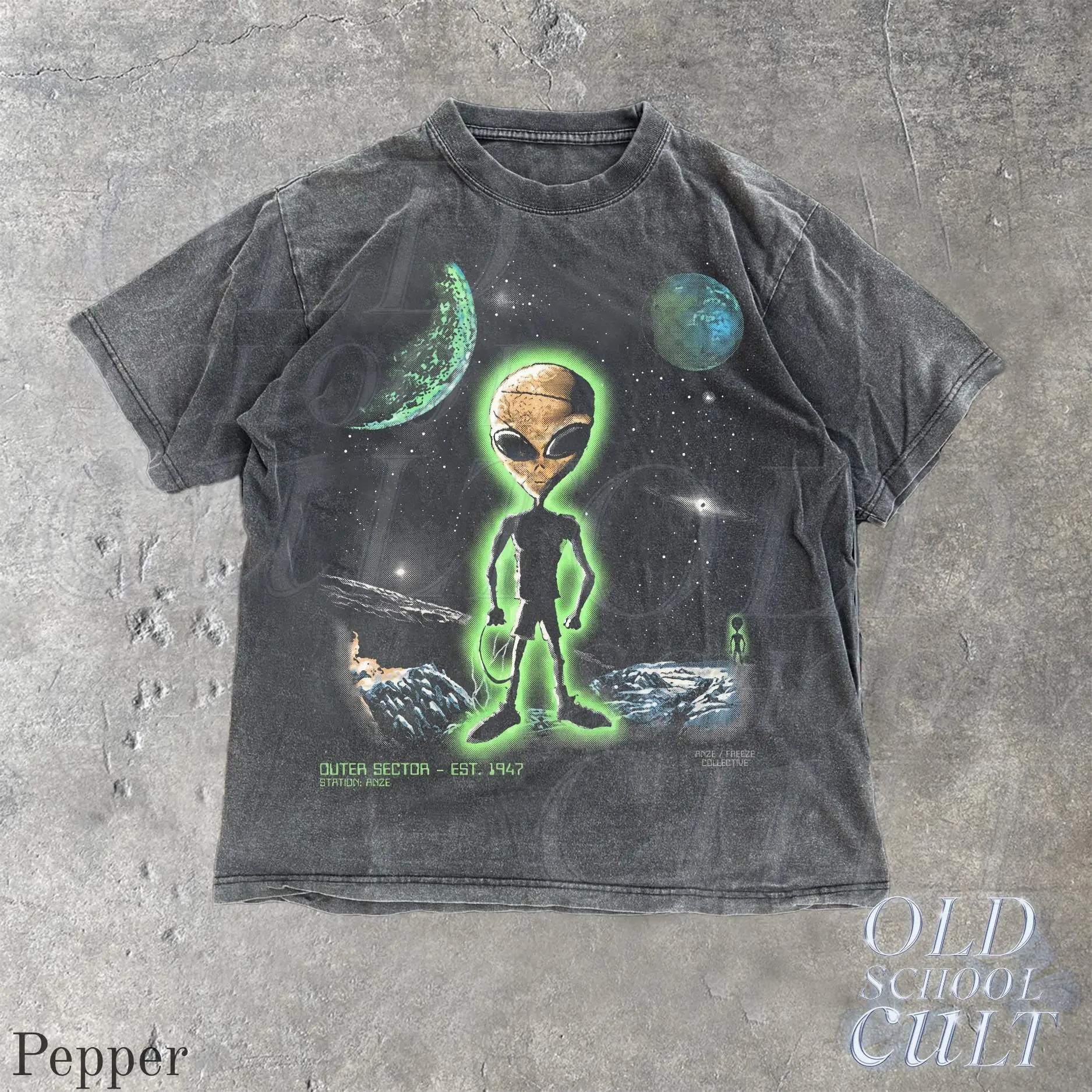 Vintage Alien Graphic T Shirt Retro Space UFO Tee Cosmic Outer Sector Washed Shirt Sci Fi Gift Unisex Y2K Top
