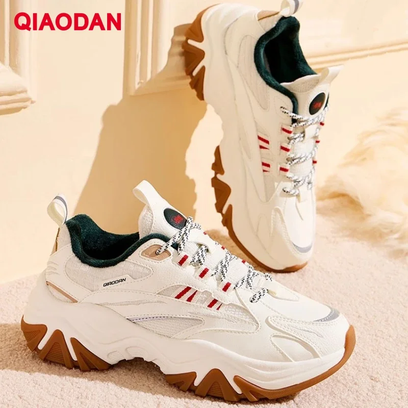 

QIAODAN Women's Casual Shoes 2025 Warm Skateboarding Shoes Leather Waterproof Outdoors Winter Student Sneaker QXL042244001B