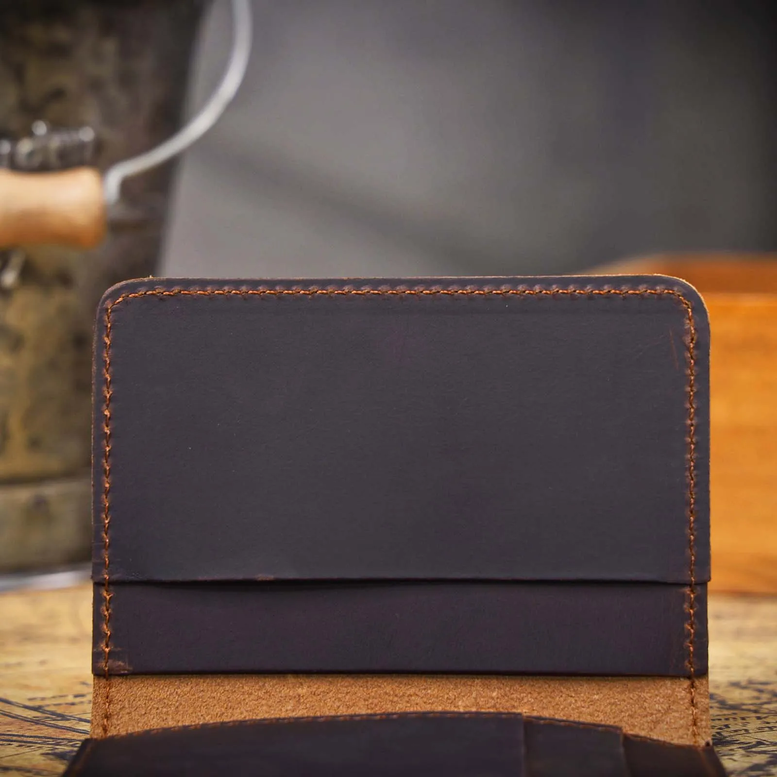 Echtleder-Kartenetui, einfache Mini-Geldbörse von Crzay House Leather, perfekt zum Tragen von Bargeld und Karten – Detail 10