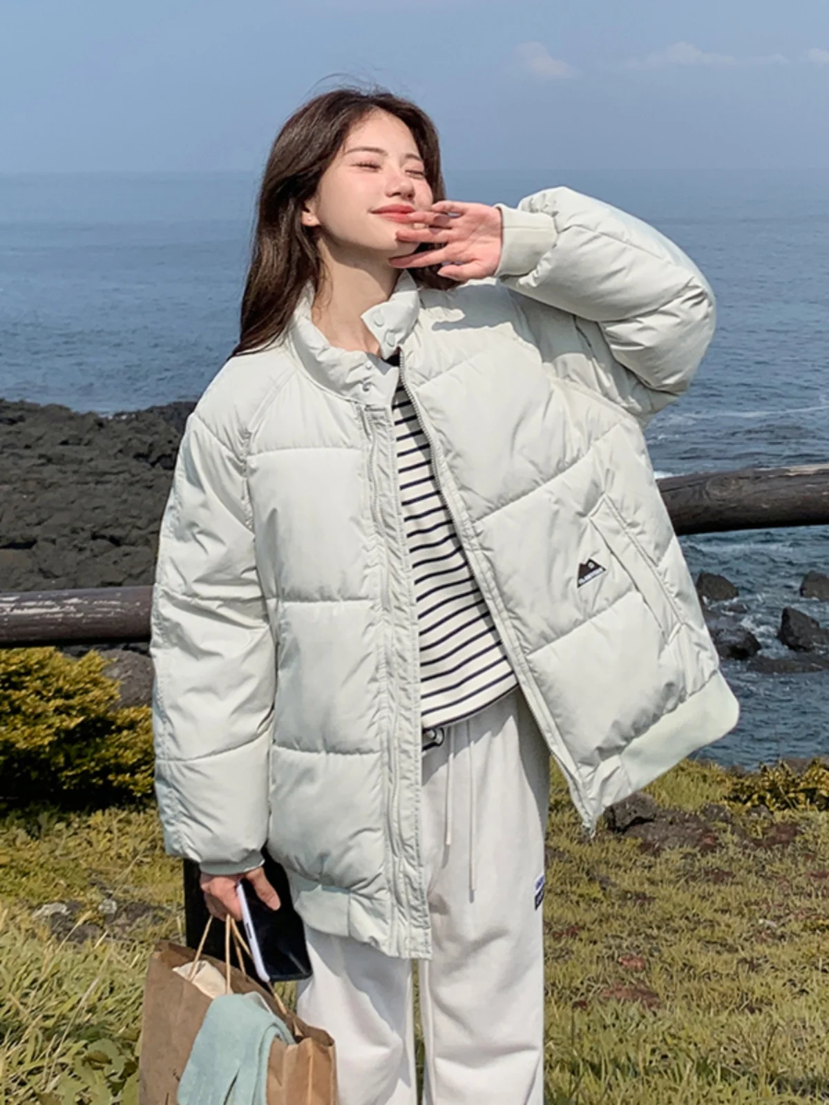 

Утепленная куртка-пуховик унисекс 2024 года, новая зимняя свободная модель в корейском стиле для студентов, верхняя одежда для пар, хлопковая версия для мужчин и женщин