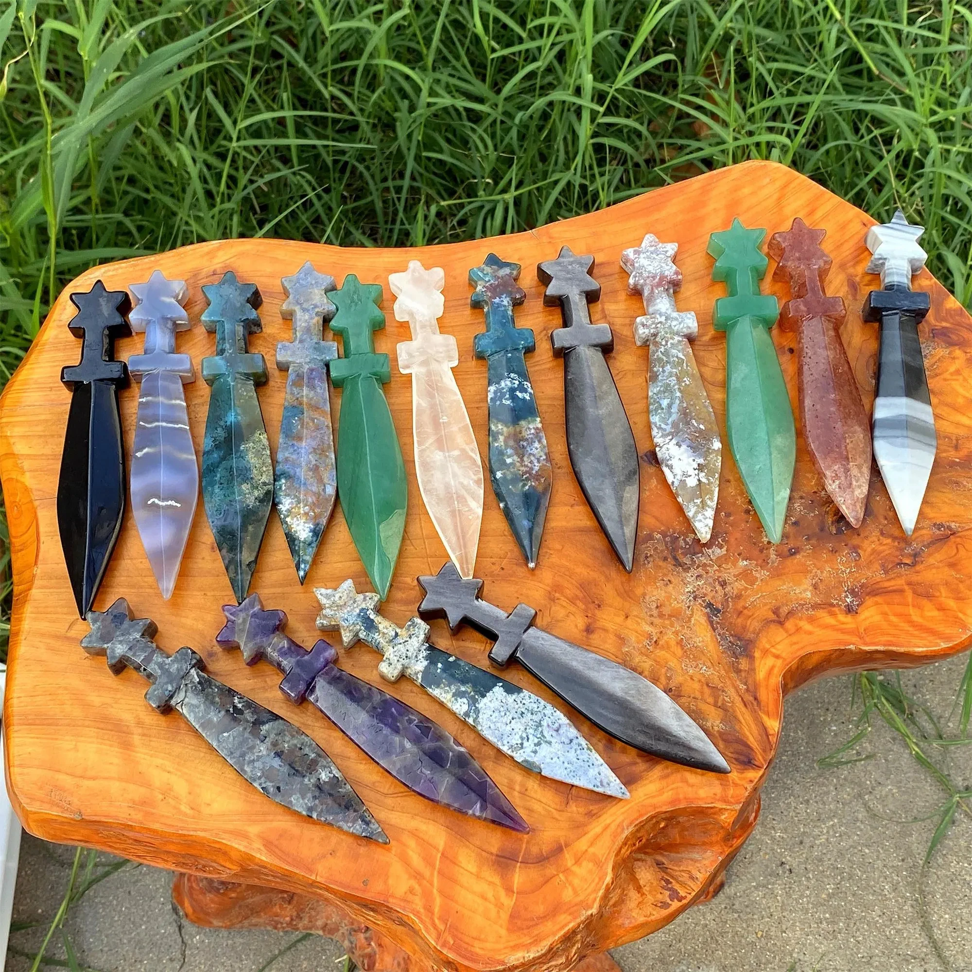 

Хрустальный резной меч CrystalHola