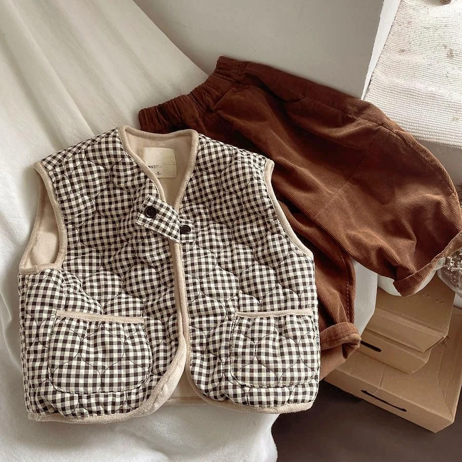 Black Fine Checkered Cotton Vest for Boys and Girls Checkered Vest for Autumn and Winter Fashion and Versatile