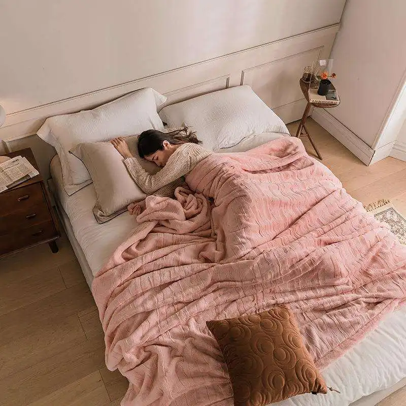 Thickened Double Layer Short Plush Rabbit Velvet Blanket Soft Cut Flower Winter Blanket Casual Bedding Polyester Fiber 100%