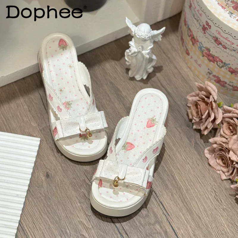 

New Summer Japanese Sweet Girls Lolita Clogs Shoes Cute Bow Strawberry Print Thick Bottom Slippers Lo White Platform Pumps 2026