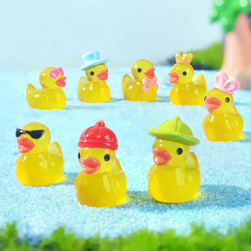 Luminous Resin Mini Yellow Duckling Miniatures Doll House Glow-in-the-Dark Ducks Figurines for Diy Aquarium Garden Decor 8pcs