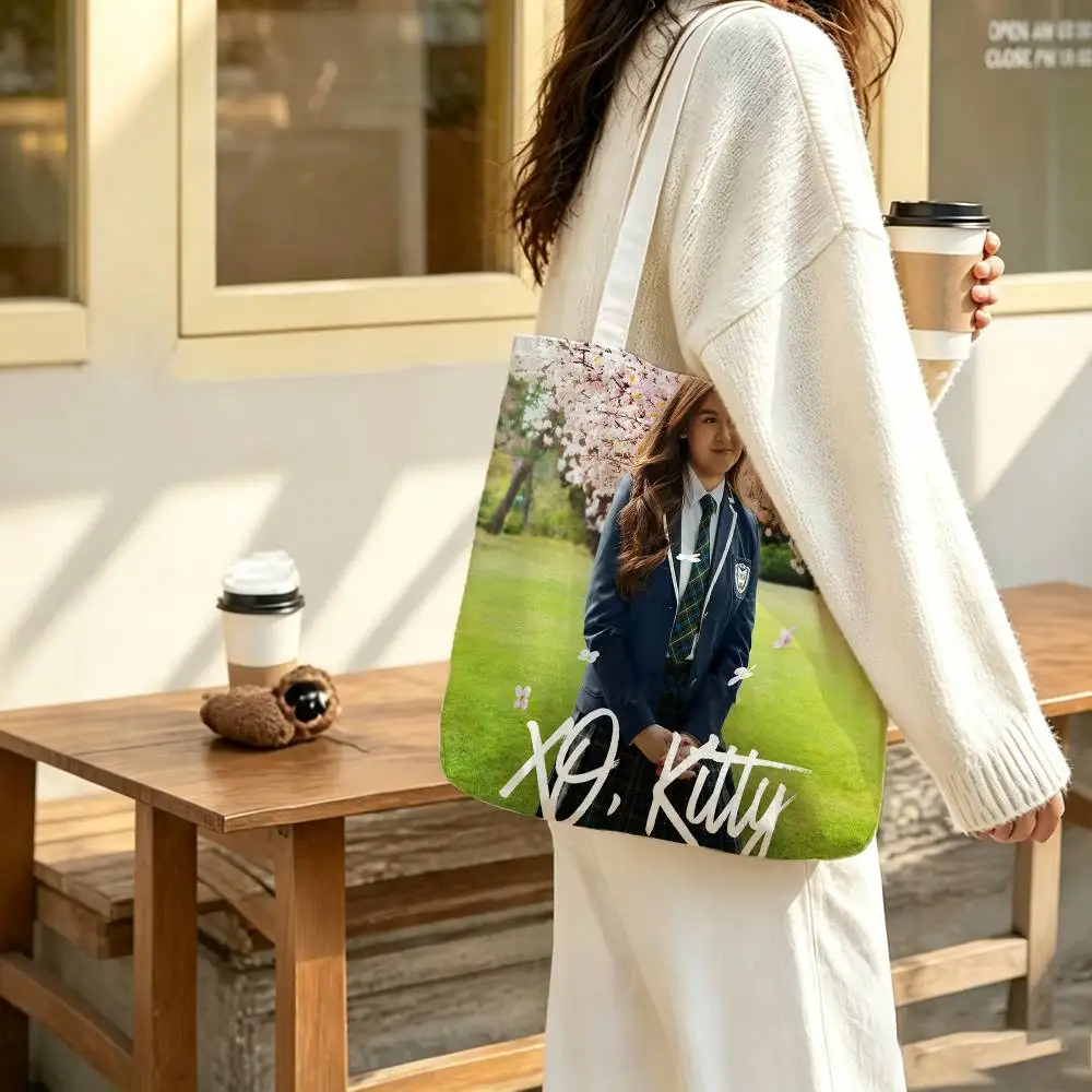 

TV XO K-Kitty Canvas Tote Bag Spacious Shoulder Bag with Zipper Closure and Classic for Work