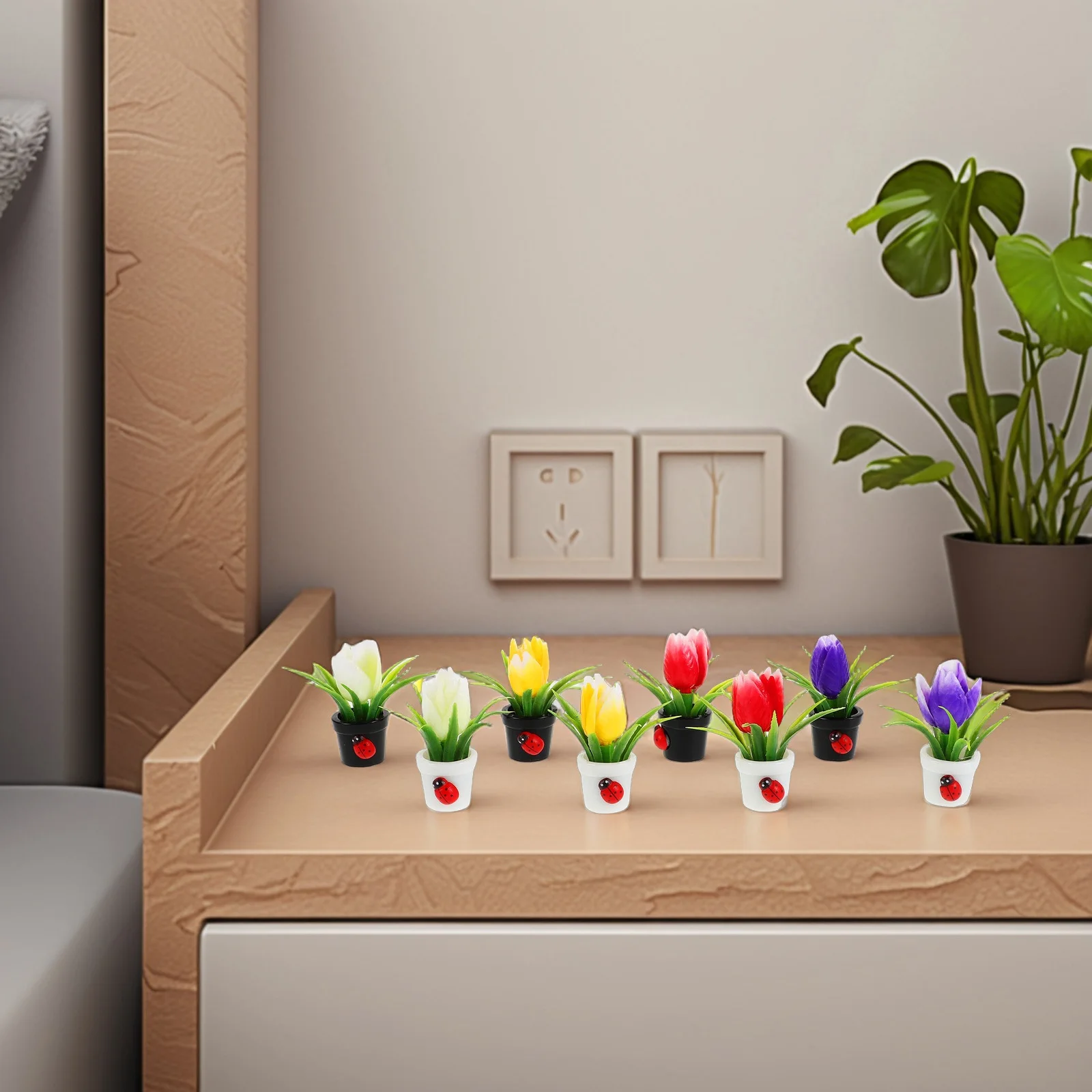 

6Pcs Miniature Tulip Resin Potted Plants Artificial Bonsai Desk Decor Tiny Ornaments Home Office Dollhouse Accessories